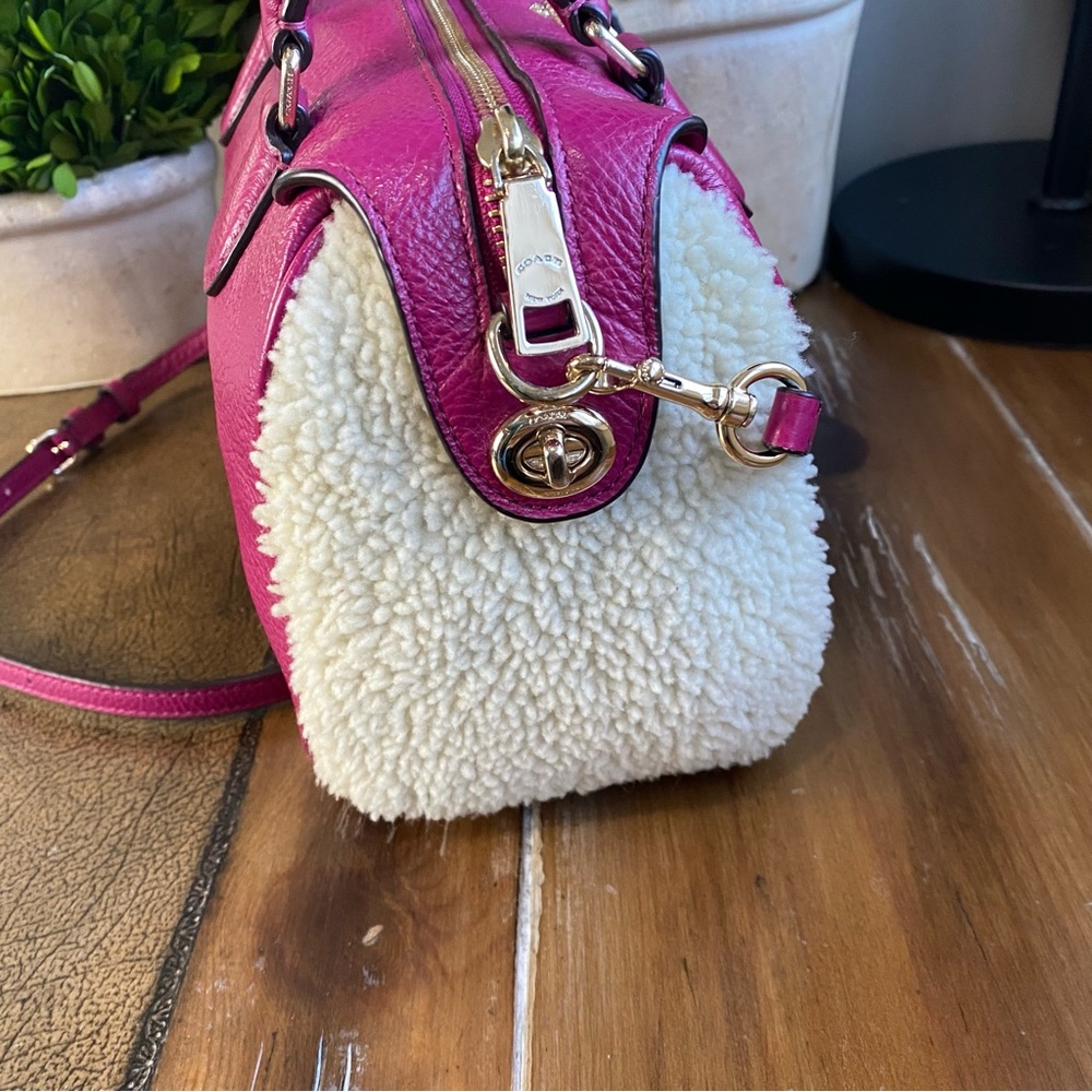 Coach Shearling Bennet Fushia Crossbody Handbag - Picture 8 of 16